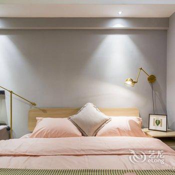 成都雨雨公寓(福善莲根禅文化艺术馆分店)酒店提供图片