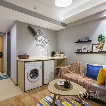 成都雨雨公寓(福善莲根禅文化艺术馆分店)酒店提供图片