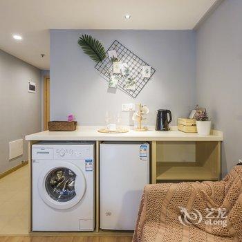 成都雨雨公寓(福善莲根禅文化艺术馆分店)酒店提供图片