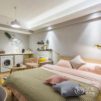 成都雨雨公寓(福善莲根禅文化艺术馆分店)酒店提供图片