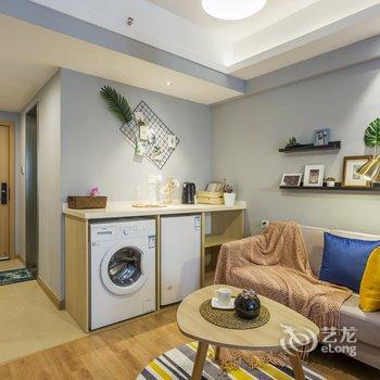 成都雨雨公寓(福善莲根禅文化艺术馆分店)酒店提供图片