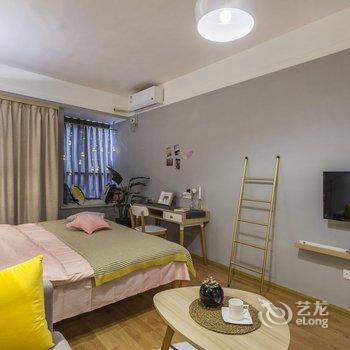 成都雨雨公寓(福善莲根禅文化艺术馆分店)酒店提供图片