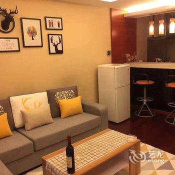 青岛相女士特色民宿(学习路分店)酒店提供图片