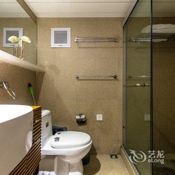 上海文青咖客特色民宿(镇宁路分店)酒店提供图片