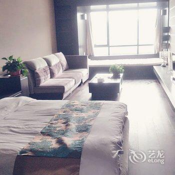 青岛瑞玉皇冠公寓那鲁湾店酒店提供图片