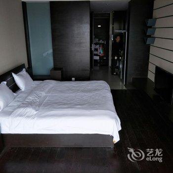 青岛瑞玉皇冠公寓那鲁湾店酒店提供图片