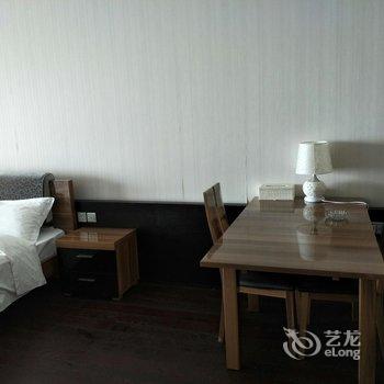 青岛瑞玉皇冠公寓那鲁湾店酒店提供图片