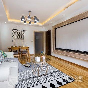 罗琴公寓(长江滨江路1号分店)酒店提供图片