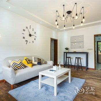 罗琴公寓(长江滨江路1号分店)酒店提供图片