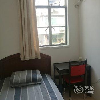 上海老旧小区里的干净小房间公寓(愚园路历史名人墙分店)酒店提供图片