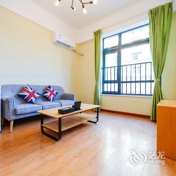 重庆斯维登服务公寓(悦来会展叠彩山)(阳光村分店)酒店提供图片