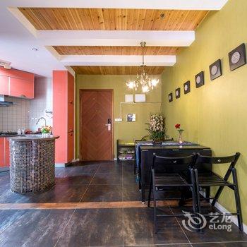 重庆QQM愉途小窝公寓(东水门分店)酒店提供图片