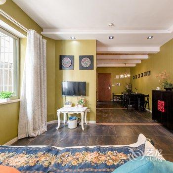 重庆QQM愉途小窝公寓(东水门分店)酒店提供图片