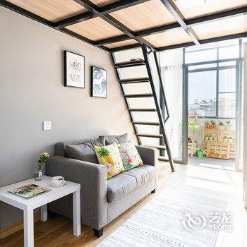 广州塔夜景高层民宿(白梧桐轰趴馆分店)酒店提供图片