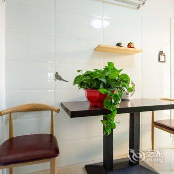 鱼山阁客栈(青岛辛家庄北山公园店)酒店提供图片