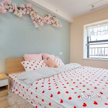 成都娜莎小屋公寓(全年红红木艺术馆分店)酒店提供图片