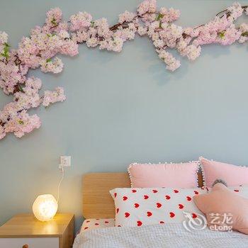 成都娜莎小屋公寓(全年红红木艺术馆分店)酒店提供图片