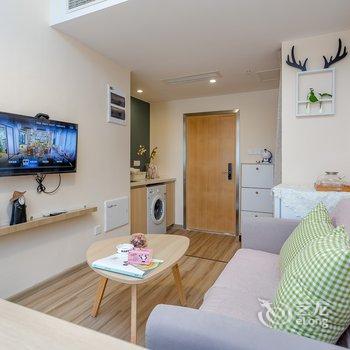 成都娜莎小屋公寓(全年红红木艺术馆分店)酒店提供图片