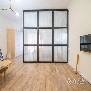 重庆Locals路客·重庆南岸A33舍公寓(长江村分店)酒店提供图片