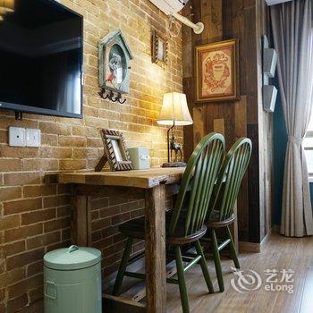 重庆小六上下公寓(佛图关公园分店)酒店提供图片