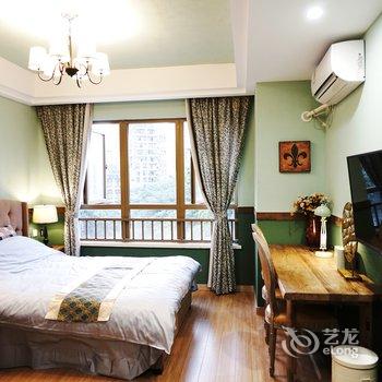 重庆小六上下公寓(佛图关公园分店)酒店提供图片