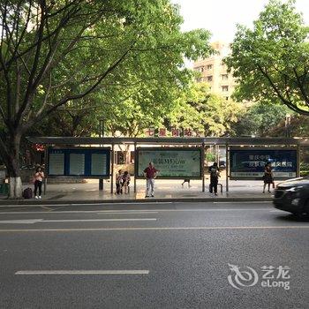 重庆一只特例独行的猴公寓(下纯阳洞街分店)酒店提供图片