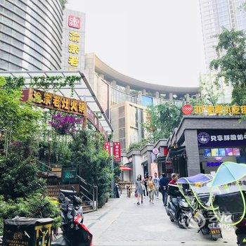 重庆一只特例独行的猴公寓(下纯阳洞街分店)酒店提供图片