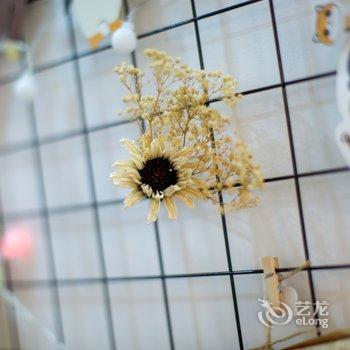 重庆梧栖公寓(中国历史文化名街雕塑分店)酒店提供图片