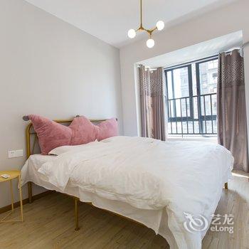 重庆梧栖公寓(中国历史文化名街雕塑分店)酒店提供图片