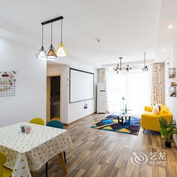 重庆梧栖公寓(中国历史文化名街雕塑分店)酒店提供图片