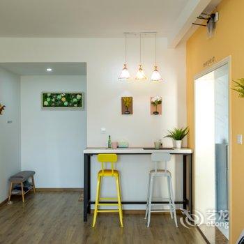 重庆梧栖公寓(中国历史文化名街雕塑分店)酒店提供图片