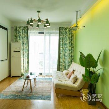 重庆梧栖公寓(中国历史文化名街雕塑分店)酒店提供图片