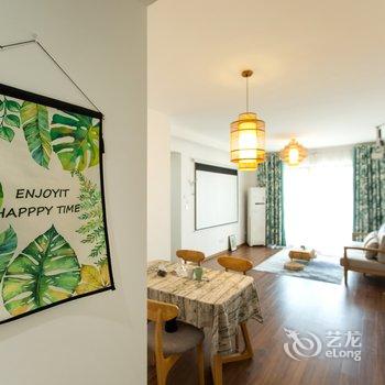 重庆梧栖公寓(中国历史文化名街雕塑分店)酒店提供图片