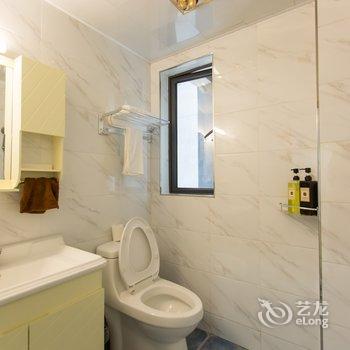 重庆梧栖公寓(中国历史文化名街雕塑分店)酒店提供图片