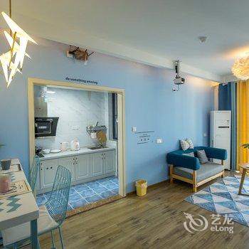 重庆梧栖公寓(中国历史文化名街雕塑分店)酒店提供图片