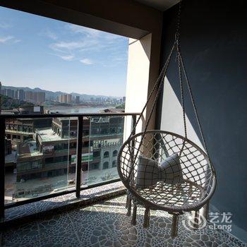 重庆梧栖公寓(中国历史文化名街雕塑分店)酒店提供图片