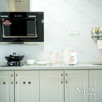 重庆梧栖公寓(中国历史文化名街雕塑分店)酒店提供图片