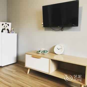 成都张黎公寓(全年红红木艺术馆分店)酒店提供图片