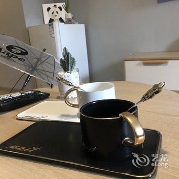 成都张黎公寓(全年红红木艺术馆分店)酒店提供图片