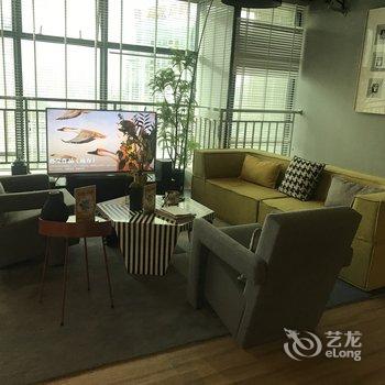 成都张黎公寓(全年红红木艺术馆分店)酒店提供图片