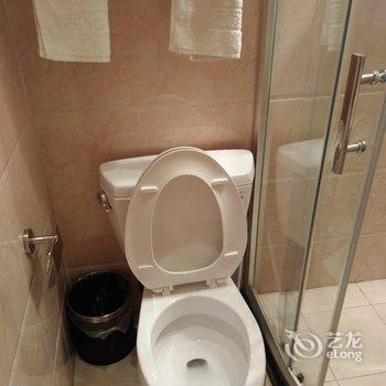 成都有免费车库和净水设备的漂亮大床房公寓(波罗村分店)酒店提供图片