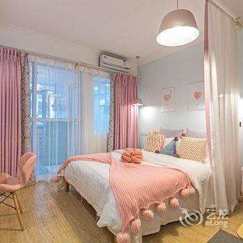 重庆笑眼千千普通公寓酒店提供图片