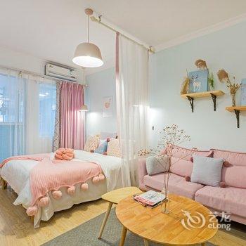 重庆笑眼千千普通公寓酒店提供图片