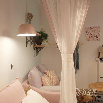 重庆笑眼千千普通公寓酒店提供图片