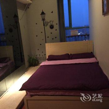 成都华西川大附近文艺复式楼中楼10居公寓(金陵横路48号分店)酒店提供图片