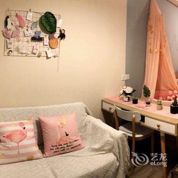 成都猪小佩奇公寓(古中市街西口分店)酒店提供图片