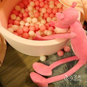 成都猪小佩奇公寓(古中市街西口分店)酒店提供图片