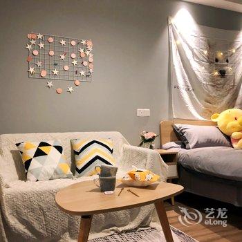 成都猪小佩奇公寓(古中市街西口分店)酒店提供图片