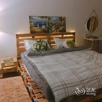 上海热栈服装设计师民宿客栈之家(罗家村分店)酒店提供图片