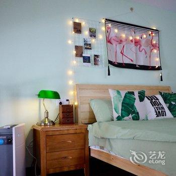 上海外滩边的英式老房带阳台Loft旅行家复式酒店提供图片